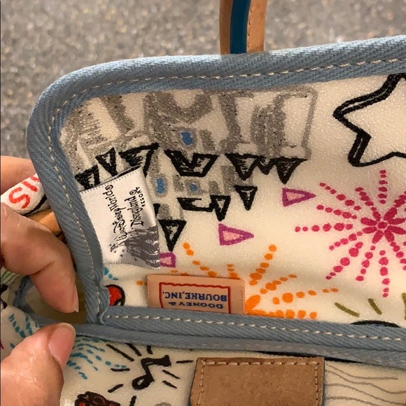 Disney Dooney & Bourke - Picture 4 of 8